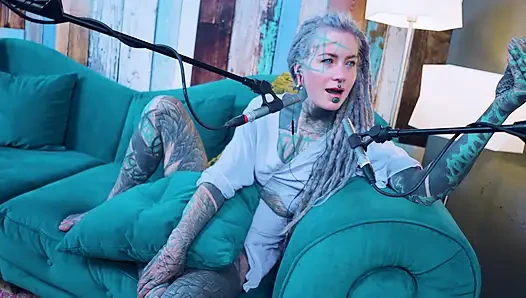 Я говорю о H - счастье - подкаст ASMR, SFW говорит готессу, худенькая девушка дред, татуированная модель татуированная девушка