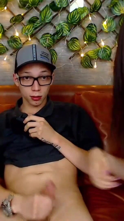 Szexi kolumbiai faszt szop | 1. klip