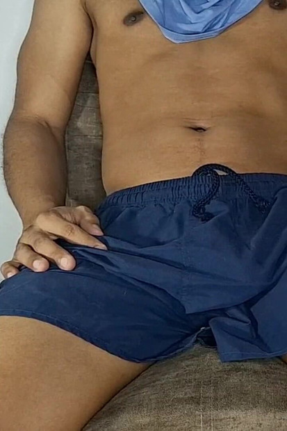 他想试试我的鸡巴, 我从没见过这么大的, 我让他试了试