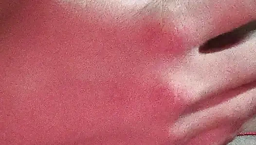 Вибратор дези в спальне