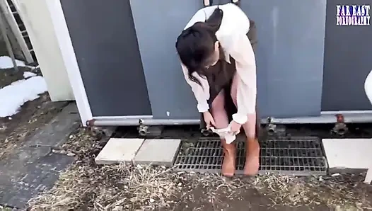 Nackte nüppel spazieren, wo überfüllte augen einen heißen, engen gipfel auf ihre frechen tipps machen, phase.3