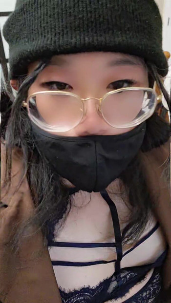 穿着性感内衣的可爱亚洲娘娘腔荡妇