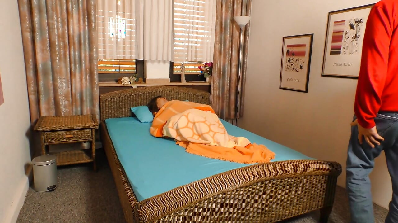 He wakes up her wife for morning fuck routine