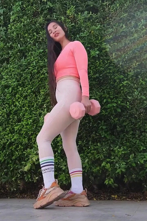 和 Passionbunny 一起锻炼 - 第 3 天 - Deadlifts