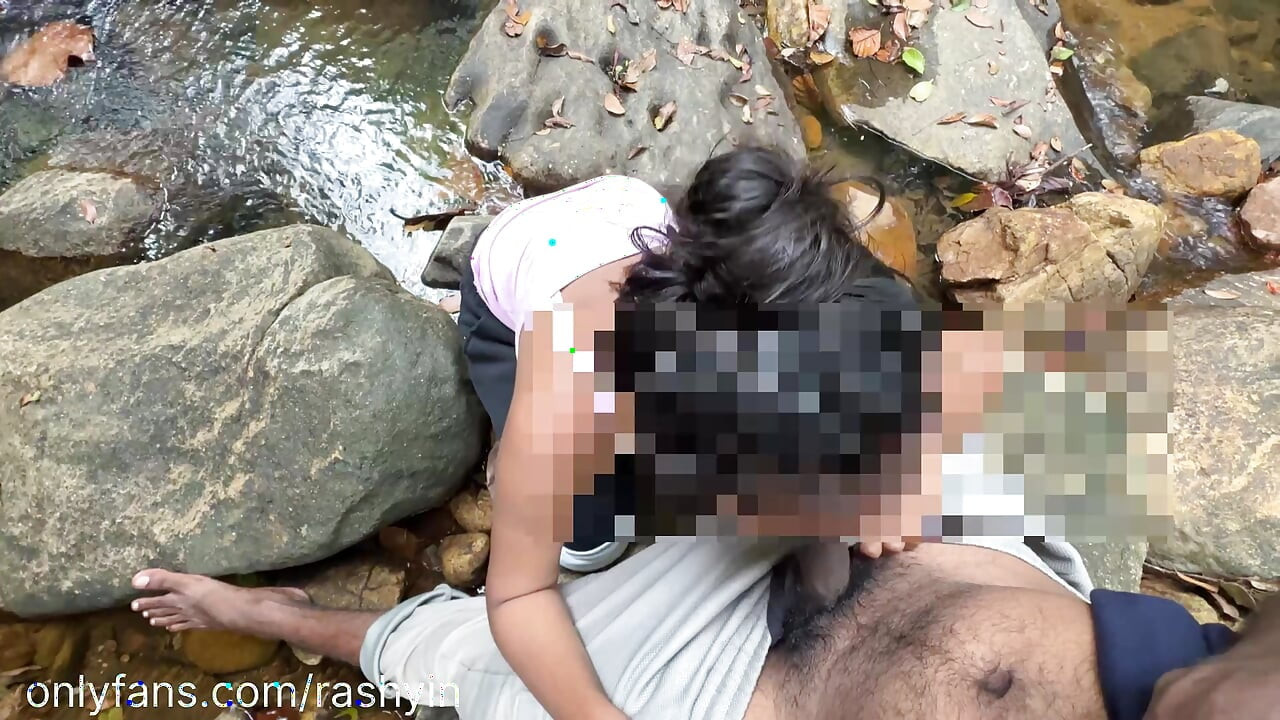 Indian village girl Outdoor fucking video,desi beautiful girl tight pussy and hot asian big cock guy