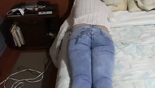 Great cumshot that my best friend made on my wife's big ass with jean