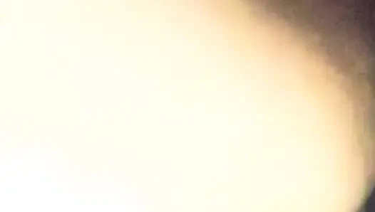 Pelacur kontol istri hot yang kecanduan kontol "ganas" dua cowok