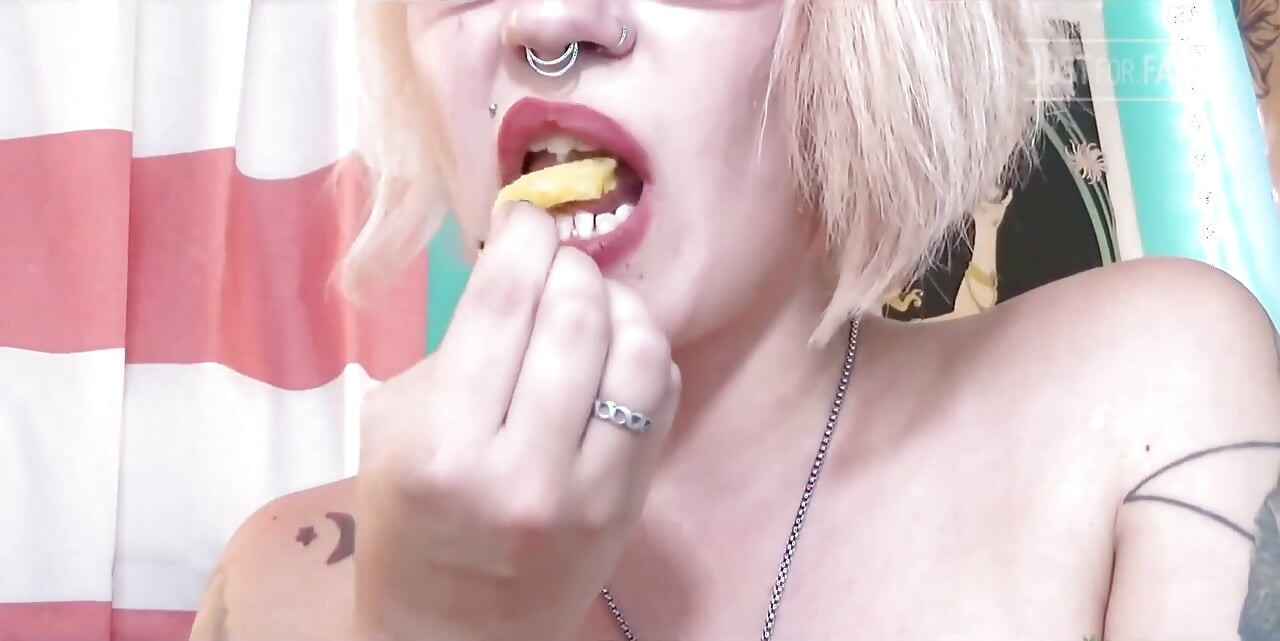 Funyun Chomp