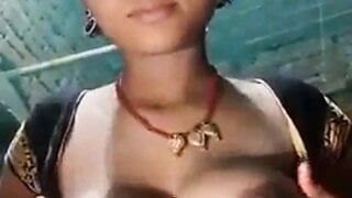 Desi bhabhi ko chodkar xhamaster par dalo like comment dekho