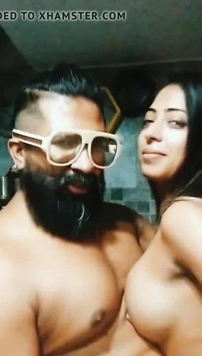 Desi southern couple, slowmo nude dance
