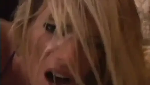 Kristal summers si cewek hot rambut pirang dengan besar