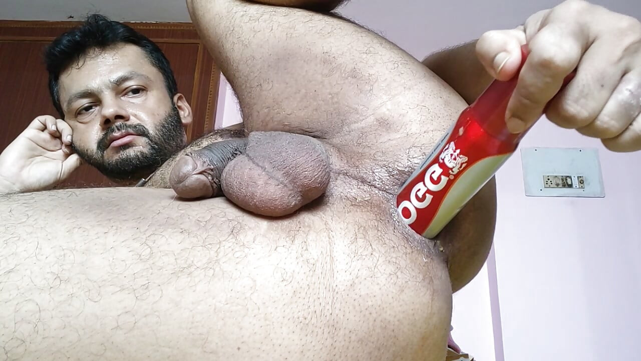 Mi jugoso culo, el ano está obteniendo satisfacción sexual