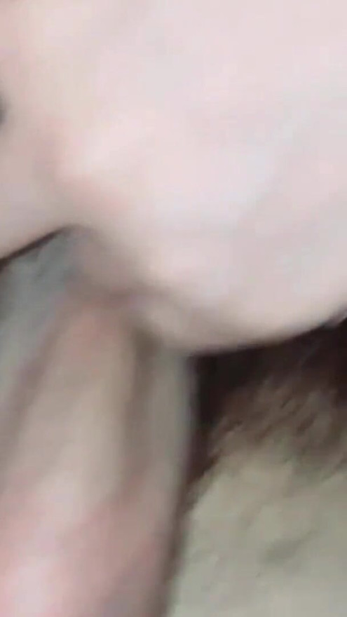 YOUNG STUDENT SHOWS HER TITS TO HER TEACHER'S OLD MAN AND INVITES HIM TO FUCK HER, HOME SEX | Clip 1
