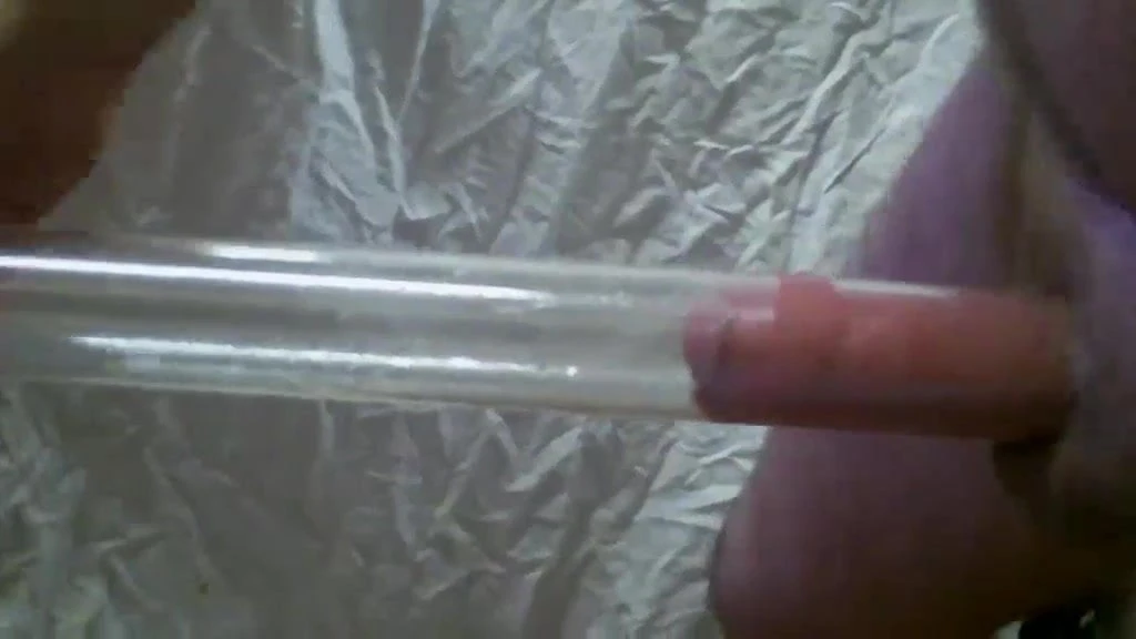 Baise avec un tube en plastique