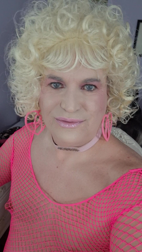 I love kissing and making out!
