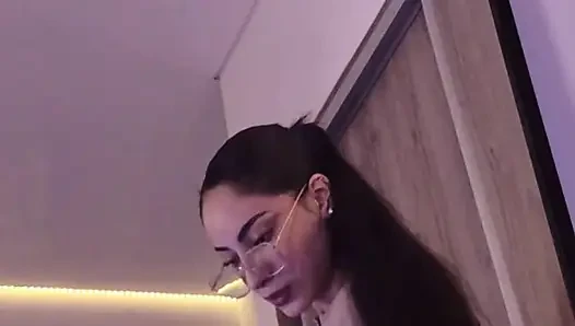 Ayo tonton pertunjukan liveku, mereka biasanya berakhir seperti zarafoxy xhamsterlive ini