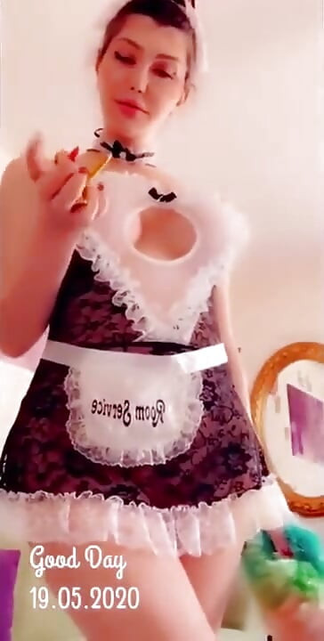 Mistressrola ev temizlikçisi genç seksi