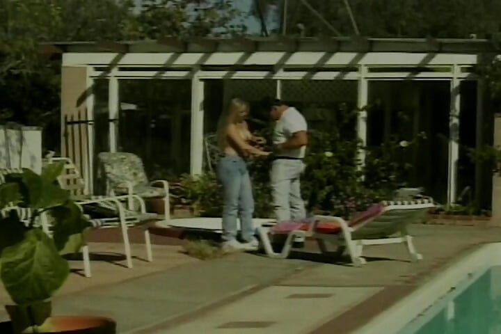 Facial cumshot for a hot blonde babe by the pool