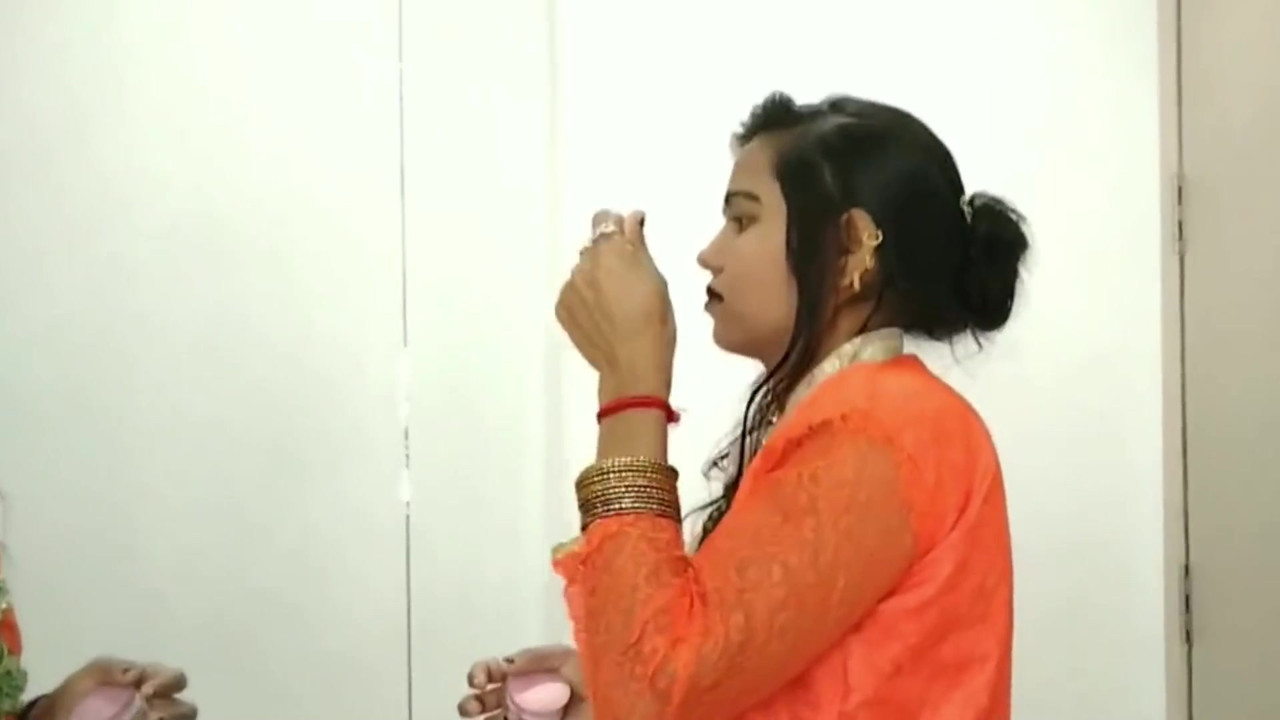 ホットなメイクアップアーティスト、サニー・レオーネが彼女とセックスする俳優について語る