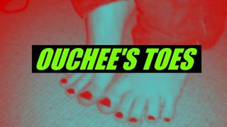 Ouchee хочет, чтобы ты сосал его разукрашенные пальцы ног