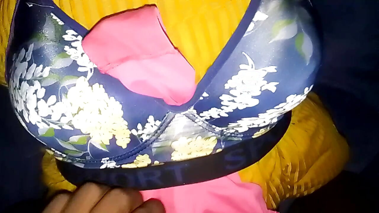 Stanik jest Carrie do