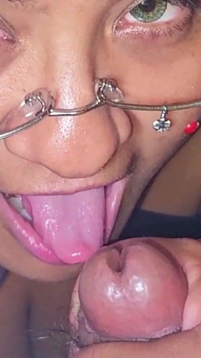 Usando minha barriga para gozar | Clipe 1