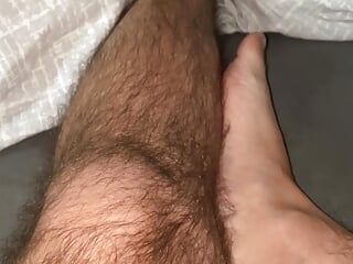 Pieds, jambes, bite, chaussettes