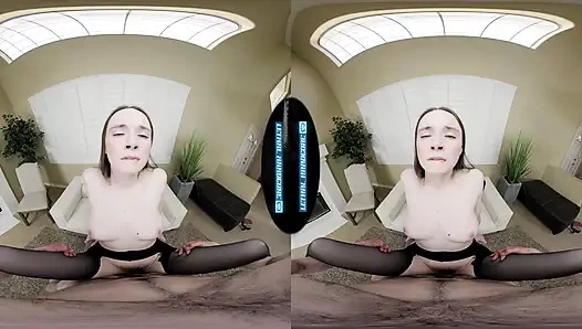 СМЕРТЕЛЬНЫЙ ХАРДКОР ВР - ты долбишь свою симпатичную секретаршу в ее чулках - Hazel Moore