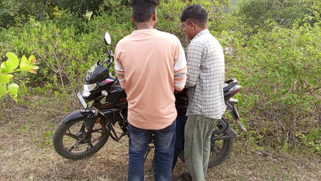 Indian Threesome Gay Movies In Hindi - A young boy comes to the forest with a bike and calls his friends and gives them - Hindi