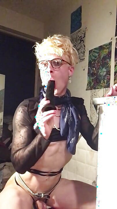 Modernwhiteboi jes büyük zenci yarağı dildo, götten ağza