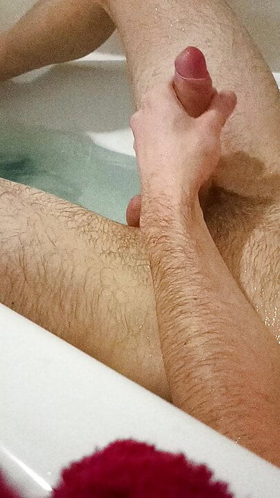 Chill in my bath - masturbação