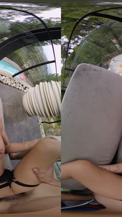 Prima noastră dată când am futut pe balcon - Virtual Real Porn | Clip 3