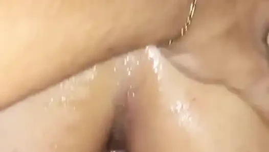 Er fickt meinen Arsch zum ersten Mal, nachdem er herausgefunden hat, dass ich ihn betrüge