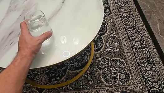 Кончи мне в рот, прежде чем мои родители кончают.