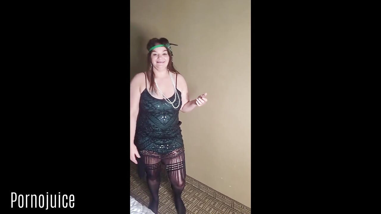El regreso de la feliz flapper protagonizada por Tonya Sinn
