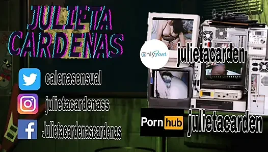 Я мастурбую своим дилдо и в конечном итоге кончаю