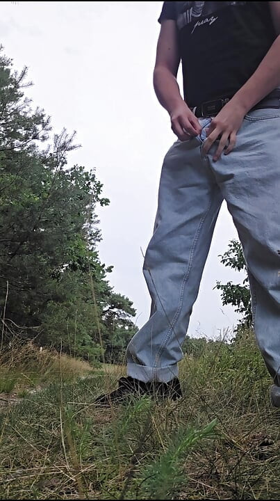 Na zewnątrz nastolatka masturbacja i wyzwanie cum