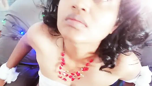 Üvey kız kayınpeder üvey babasına süt için yalvarıyor, kocası çalışıyor