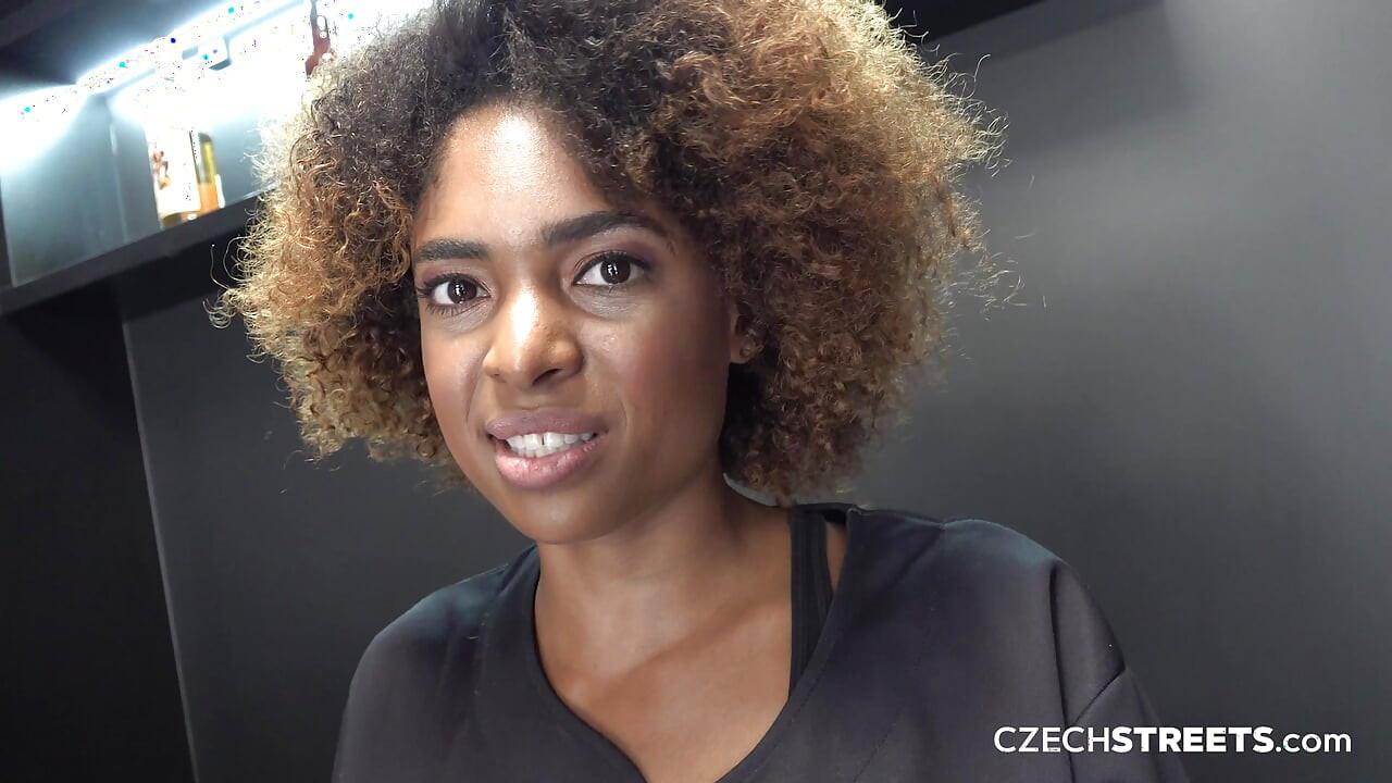 Черный сексуальный парикмахер (Чешские улицы)