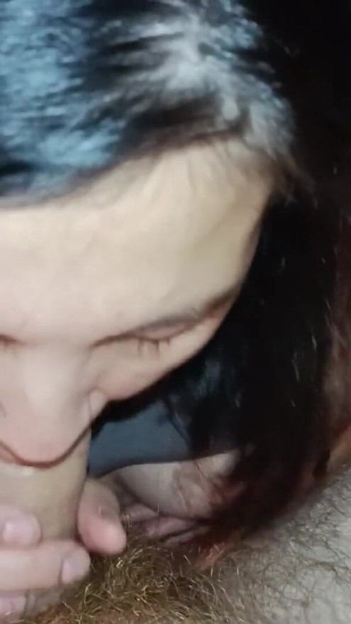 Caseiro boquete close-up de uma milf coreana | Clipe 1