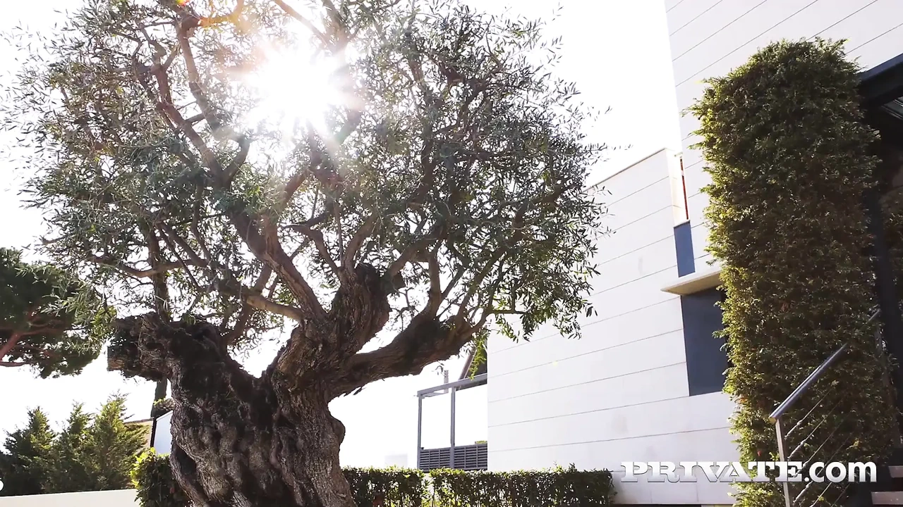 Nelly Kent ready to give the perfect birthday present to her man