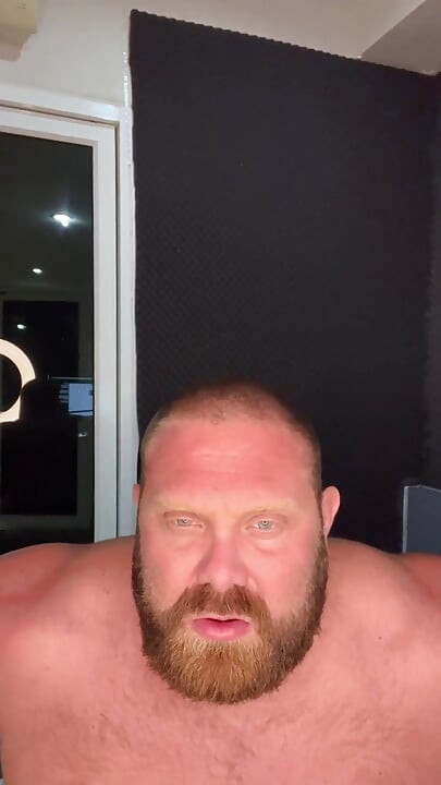 Muscle Ddy Catches You Perving