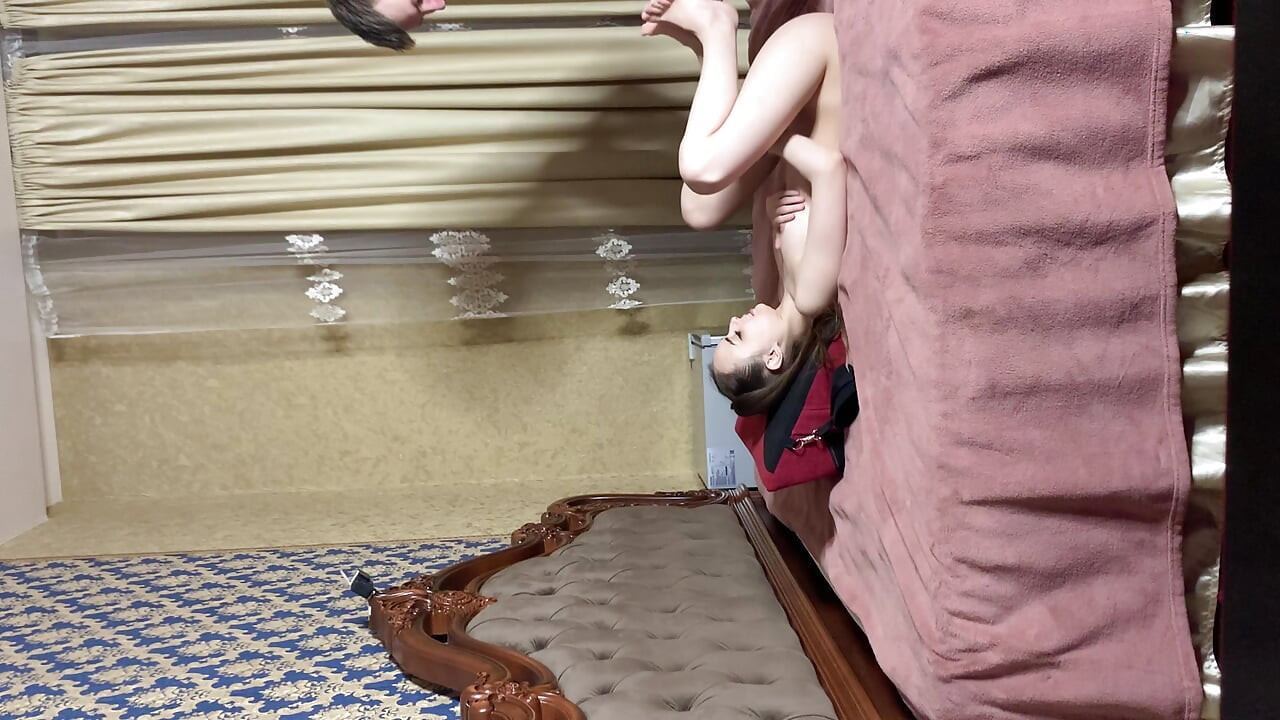 Επέτρεψε στον εαυτό της να μην συγκρατήσει την Sheer MisssVikki