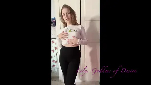 Utangaç ama çok cinsel kız striptiz