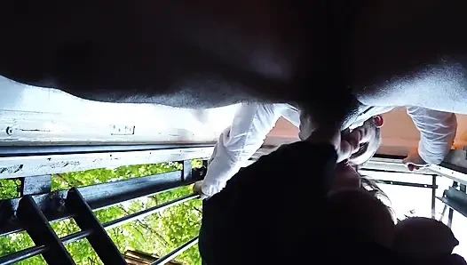 Anal seksten sonra güzel yüzünün her yerine sperm! Yakın çekim döl yutma