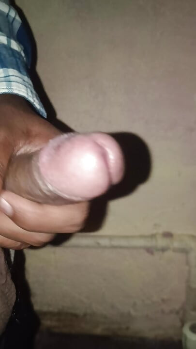 मुलगा मस्टरब्रशन हातात उतरला