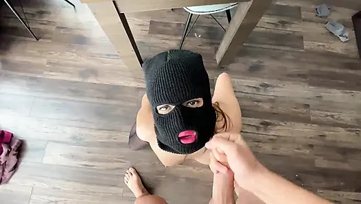 Üvey erkek kardeşim beni mastürbasyon yaparken filme alıyor sikiş makinesi