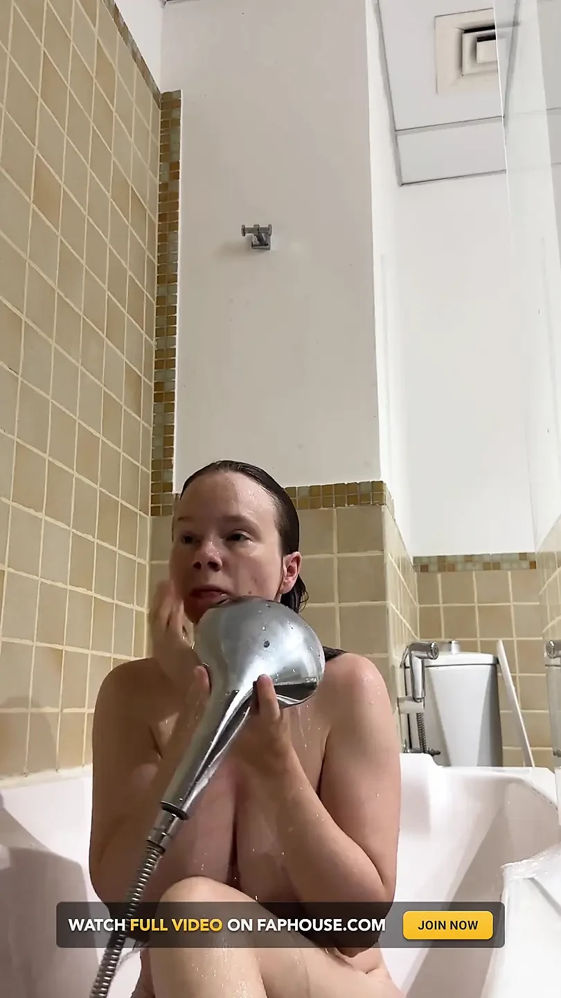 Hot Teen Soaped up and Shaved