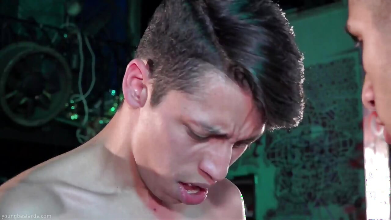Jumelles, double éjaculation faciale