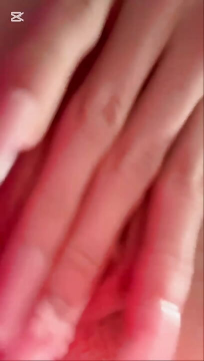 Tight teen pink pussy masterbating